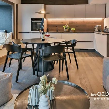 Bergalpine Apartment
